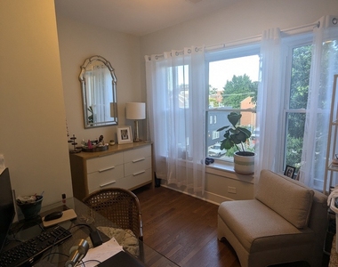 958 N Winchester Avenue - Photo Thumbnail 6
