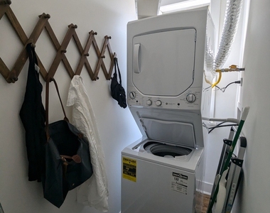 958 N Winchester Avenue - Photo Thumbnail 12