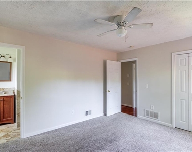 4647 Candlewyck Way - Photo Thumbnail 8