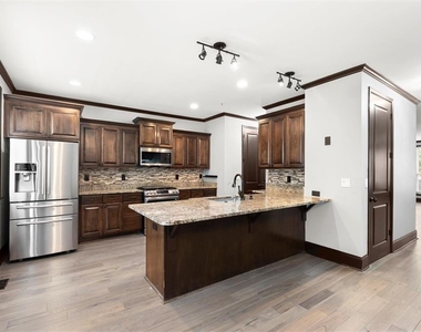 5583 Julian Place - Photo Thumbnail 16