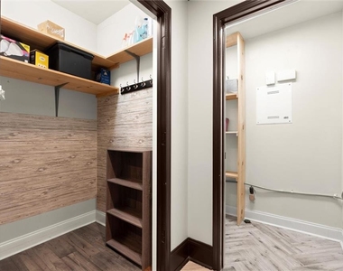 5583 Julian Place - Photo Thumbnail 6