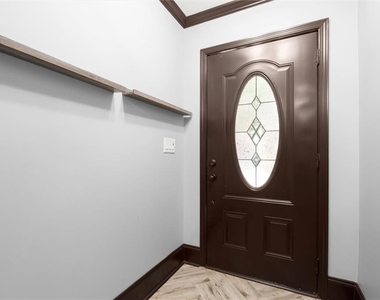 5583 Julian Place - Photo Thumbnail 4