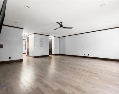 5583 Julian Place - Photo Thumbnail 23