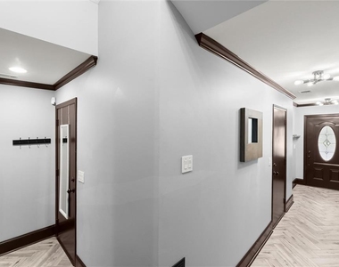 5583 Julian Place - Photo Thumbnail 5