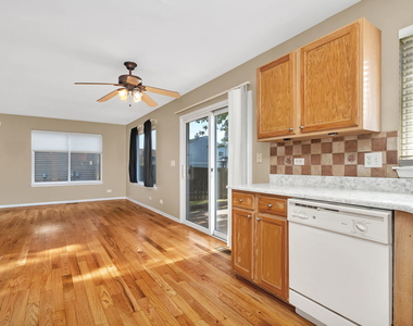 2509 Rosehall Lane - Photo Thumbnail 13