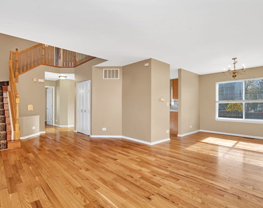 2509 Rosehall Lane - Photo Thumbnail 8