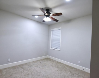4358 Mantova Drive - Photo Thumbnail 10