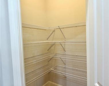 4358 Mantova Drive - Photo Thumbnail 6