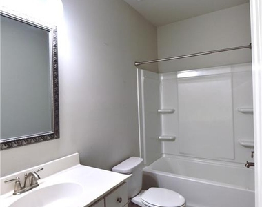 4358 Mantova Drive - Photo Thumbnail 11