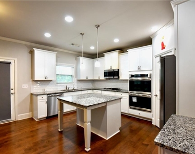 4358 Mantova Drive - Photo Thumbnail 4