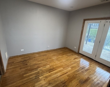 1114 S Albany Avenue - Photo Thumbnail 4
