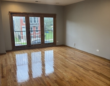 1114 S Albany Avenue - Photo Thumbnail 2