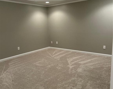 5970 Worthington Court - Photo Thumbnail 6