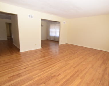 5025 Carol Street - Photo Thumbnail 2