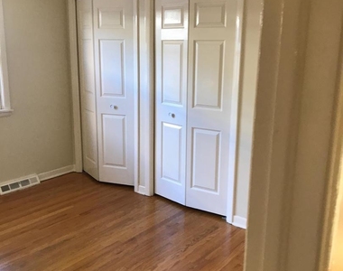 5025 Carol Street - Photo Thumbnail 14
