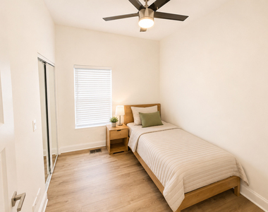 2991 N Lawndale Avenue - Photo Thumbnail 5