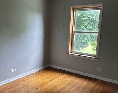 9032 S Dauphin Avenue - Photo Thumbnail 2