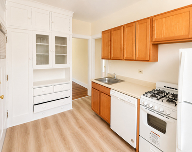 737 Hinman Avenue - Photo Thumbnail 3