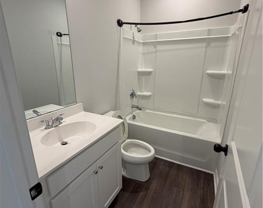 900 Colton Drive - Photo Thumbnail 11