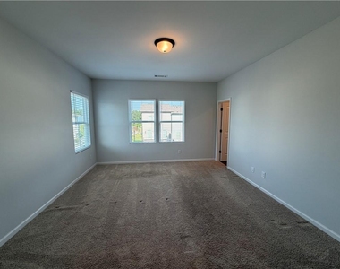 900 Colton Drive - Photo Thumbnail 7