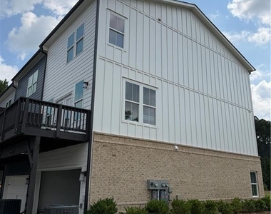 900 Colton Drive - Photo Thumbnail 14