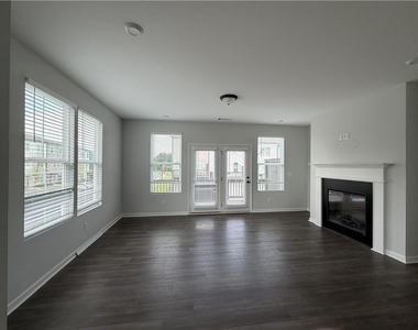 900 Colton Drive - Photo Thumbnail 6