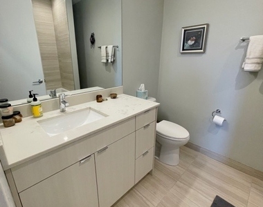 4555 N Ravenswood Avenue - Photo Thumbnail 13