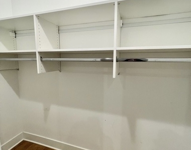 4555 N Ravenswood Avenue - Photo Thumbnail 14