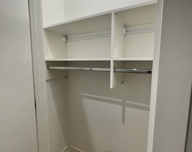 4555 N Ravenswood Avenue - Photo Thumbnail 15