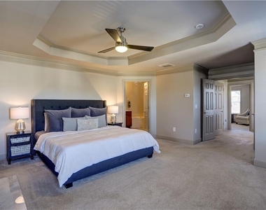 3693 Lambert Lane Ne - Photo Thumbnail 8
