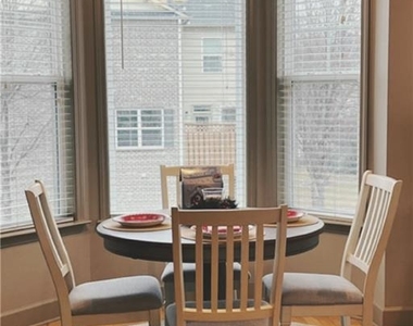 3693 Lambert Lane Ne - Photo Thumbnail 7