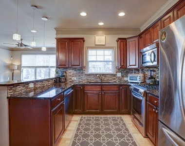 3693 Lambert Lane Ne - Photo Thumbnail 3