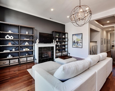 1417 W Chicago Avenue - Photo Thumbnail 2