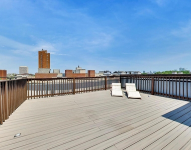 1417 W Chicago Avenue - Photo Thumbnail 29