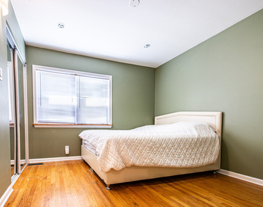 6611 W Foster Avenue - Photo Thumbnail 9