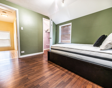 6611 W Foster Avenue - Photo Thumbnail 27