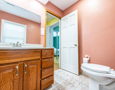 6611 W Foster Avenue - Photo Thumbnail 14
