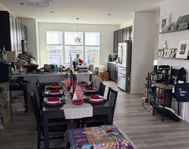 2724 Fieldcrest Drive - Photo Thumbnail 7