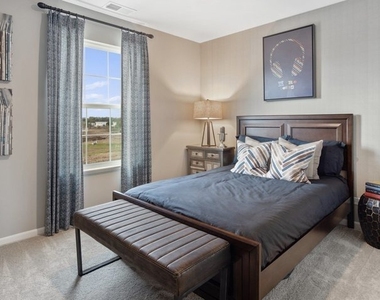 2724 Fieldcrest Drive - Photo Thumbnail 14
