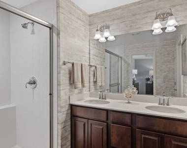 2724 Fieldcrest Drive - Photo Thumbnail 12