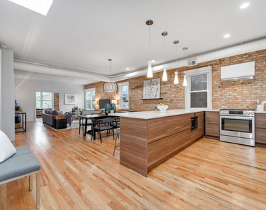 1742 N Winchester Avenue - Photo Thumbnail 10