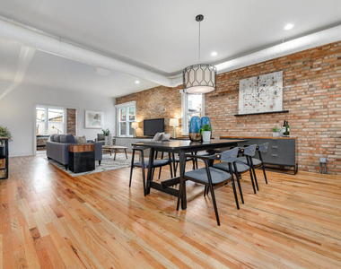 1742 N Winchester Avenue - Photo Thumbnail 2