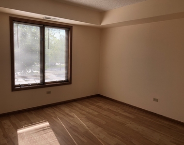 1056 Ashley Court - Photo Thumbnail 9