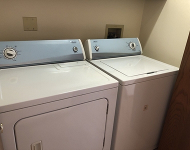 1056 Ashley Court - Photo Thumbnail 6
