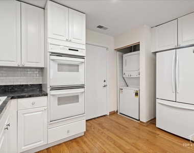 1812 S Dearborn Street - Photo Thumbnail 8