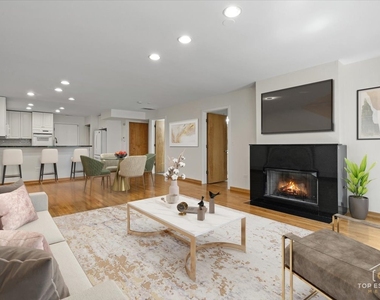 1812 S Dearborn Street - Photo Thumbnail 1