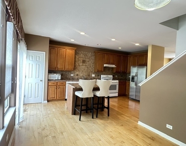789 Lewisburg Lane - Photo Thumbnail 4