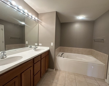 789 Lewisburg Lane - Photo Thumbnail 10