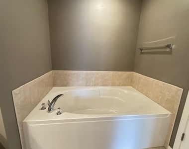 789 Lewisburg Lane - Photo Thumbnail 11