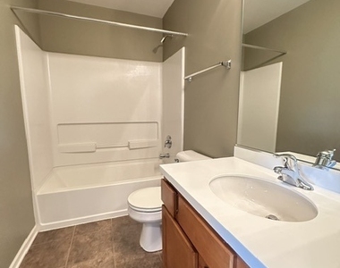 789 Lewisburg Lane - Photo Thumbnail 13